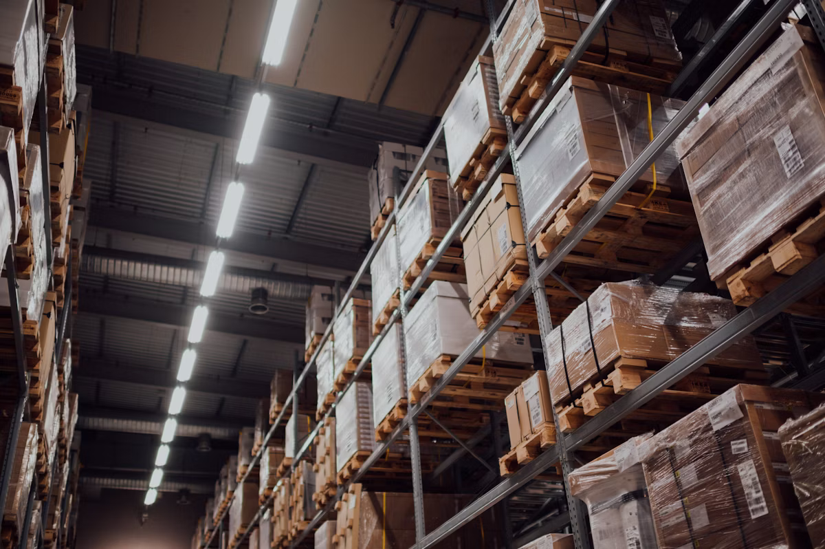 E-commerce fulfilment and packaging